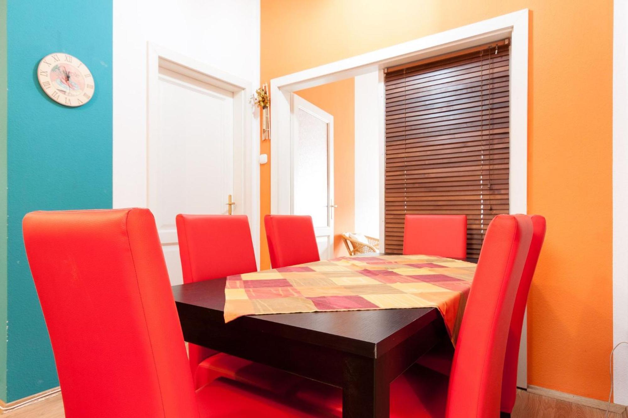Vibrant 3 Bedroom Apartment In The Pulsing Heart Of Budapesta Exterior foto