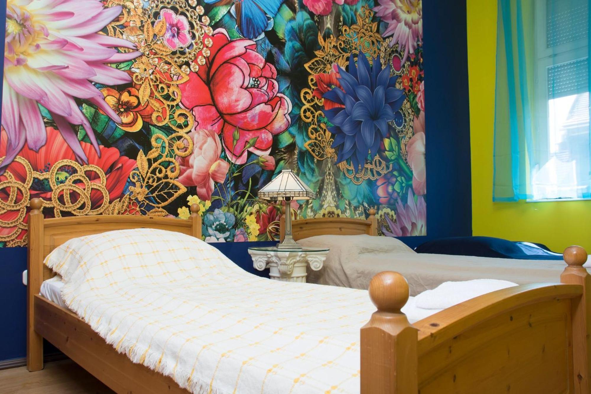 Vibrant 3 Bedroom Apartment In The Pulsing Heart Of Budapesta Exterior foto